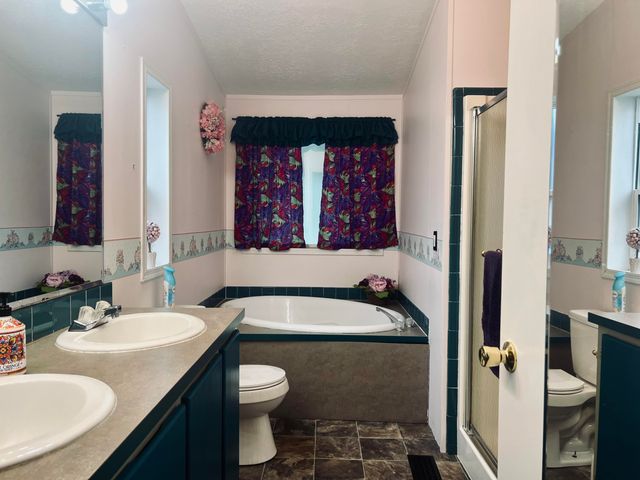 633 E Archwood Drive UNIT 46, Eagle Point, OR 97524