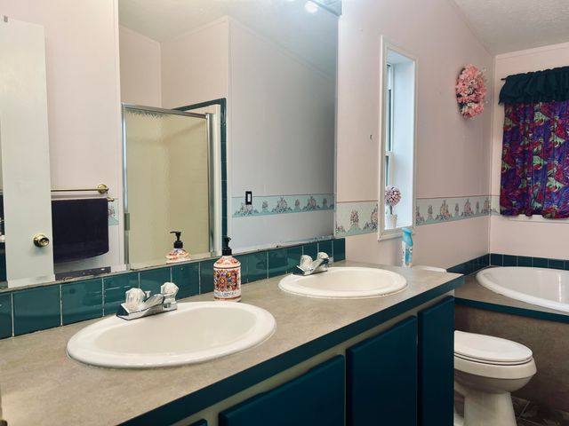 633 E Archwood Drive UNIT 46, Eagle Point, OR 97524