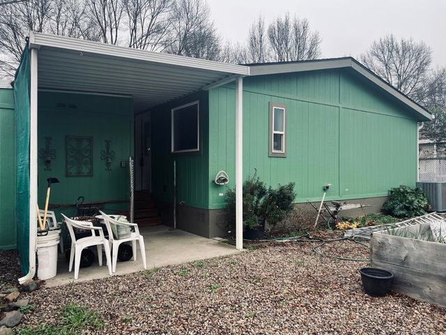 633 E Archwood Drive UNIT 46, Eagle Point, OR 97524