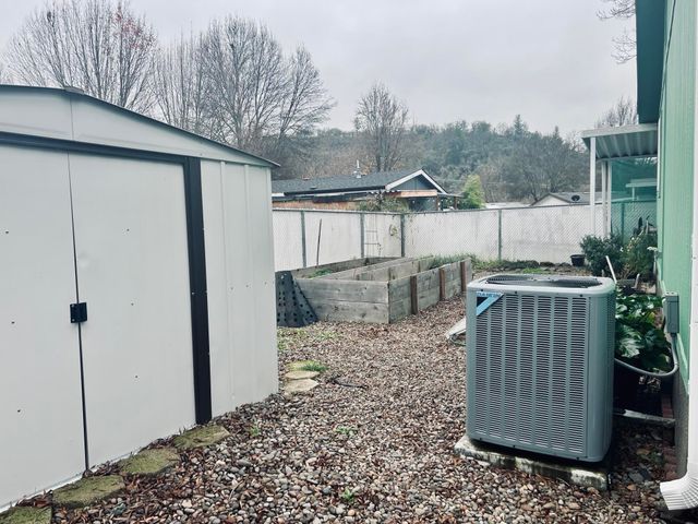 633 E Archwood Drive UNIT 46, Eagle Point, OR 97524