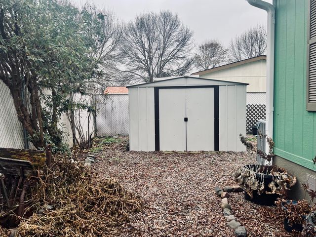 633 E Archwood Drive UNIT 46, Eagle Point, OR 97524