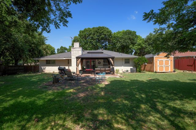 148 Hillside Lane, Desoto, TX 75115