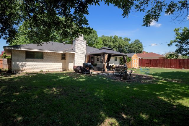 148 Hillside Lane, Desoto, TX 75115