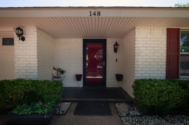 148 Hillside Lane, Desoto, TX 75115