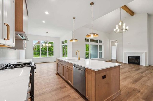 N51W18847 Quietwood DRIVE, Menomonee Falls, WI 53051