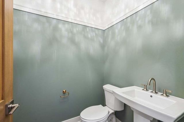 N51W18847 Quietwood DRIVE, Menomonee Falls, WI 53051