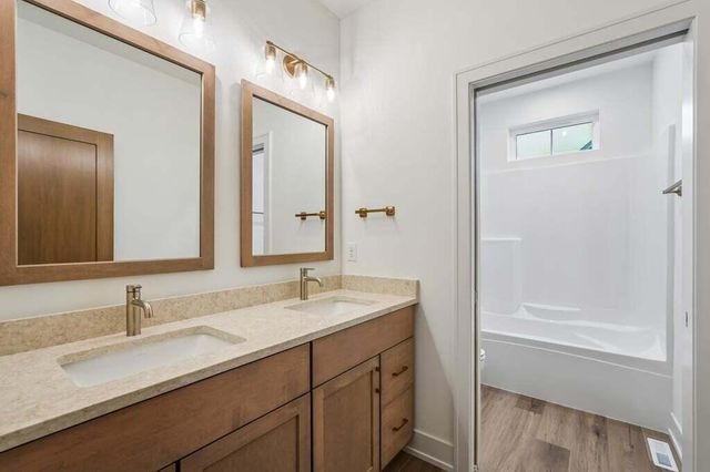 N51W18847 Quietwood DRIVE, Menomonee Falls, WI 53051
