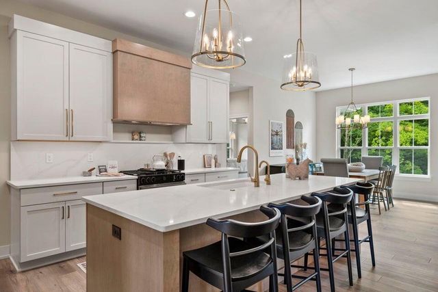 N51W18847 Quietwood DRIVE, Menomonee Falls, WI 53051