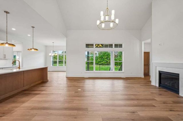 N51W18847 Quietwood DRIVE, Menomonee Falls, WI 53051