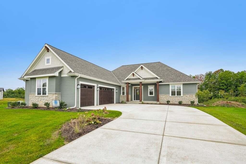 N51W18847 Quietwood DRIVE, Menomonee Falls, WI 53051