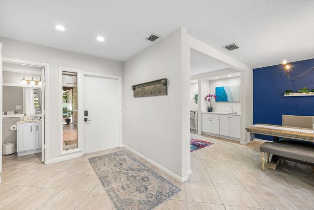 6595 Parkview Drive D, Boca Raton, FL 33433