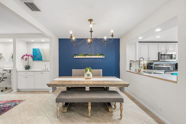 6595 Parkview Drive D, Boca Raton, FL 33433