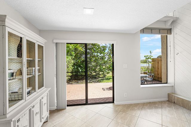 6595 Parkview Drive D, Boca Raton, FL 33433