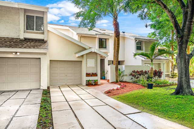 6595 Parkview Drive D, Boca Raton, FL 33433