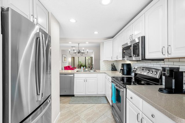 6595 Parkview Drive D, Boca Raton, FL 33433