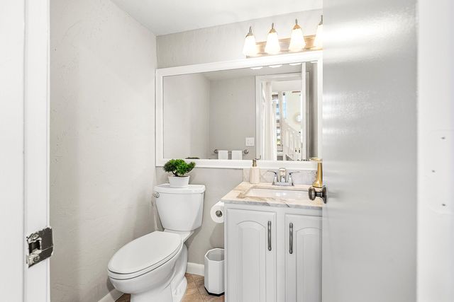 6595 Parkview Drive D, Boca Raton, FL 33433