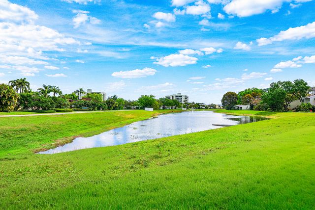 6595 Parkview Drive D, Boca Raton, FL 33433