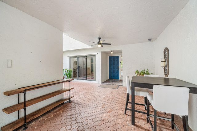 6595 Parkview Drive D, Boca Raton, FL 33433