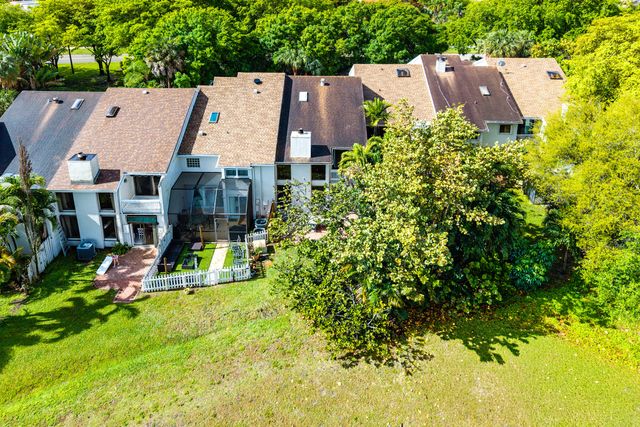 6595 Parkview Drive D, Boca Raton, FL 33433