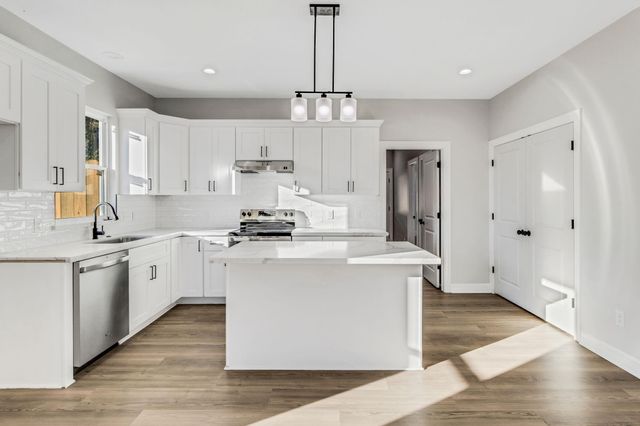 2651 Beaumont Avenue A, Liberty, TX 77575