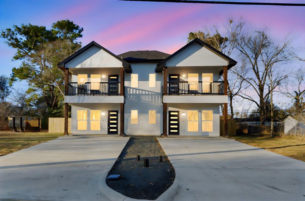 2651 Beaumont Avenue A, Liberty, TX 77575