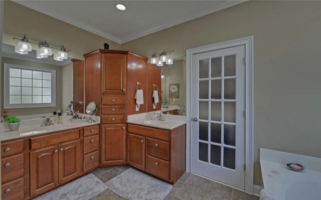 39 Azalea Drive, Hartwell, GA 30643