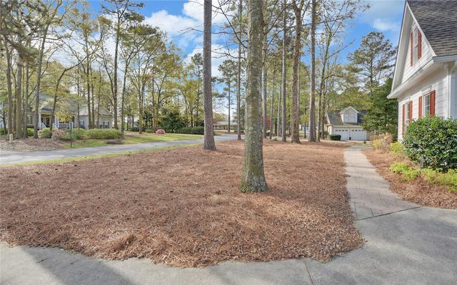 39 Azalea Drive, Hartwell, GA 30643