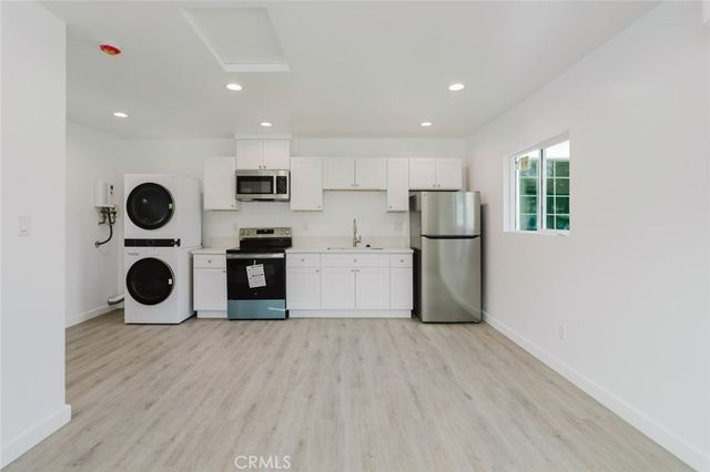 18306 Gresham Street, Northridge, CA 91325