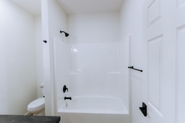 1232 E Paragon Avenue, Springfield, MO 65803