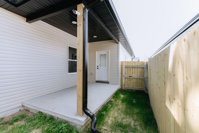 1232 E Paragon Avenue, Springfield, MO 65803