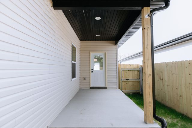 1232 E Paragon Avenue, Springfield, MO 65803