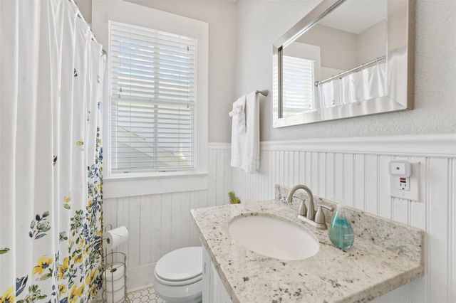2917 Avenue Q, Galveston, TX 77550