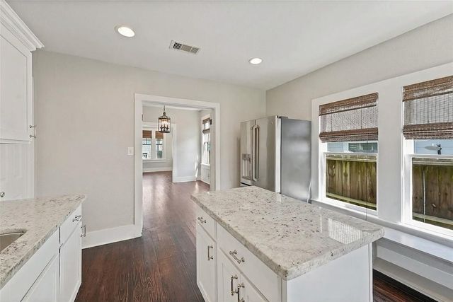 2917 Avenue Q, Galveston, TX 77550
