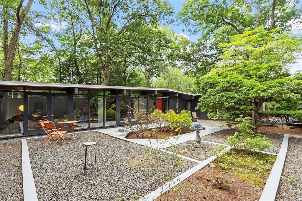 31 Alcott St, Acton, MA 01720