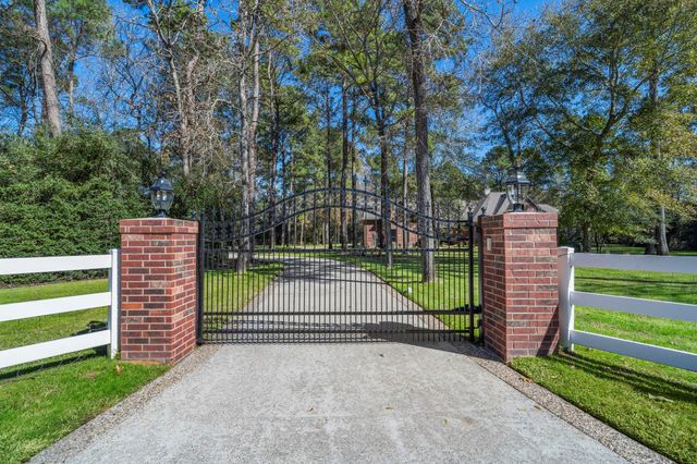 11302 Lake Forest Drive, Conroe, TX 77384