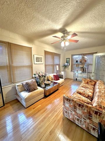 15067 Warwick Street, Detroit, MI 48223