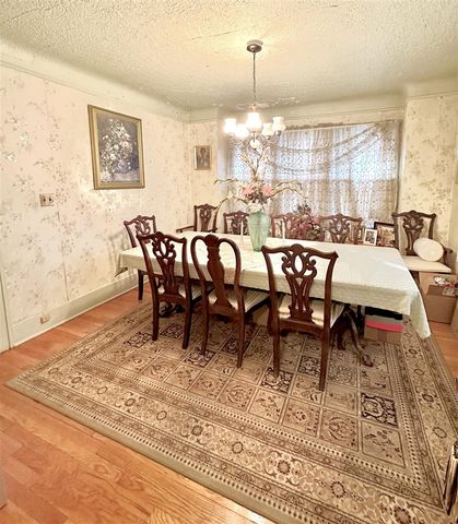 15067 Warwick Street, Detroit, MI 48223