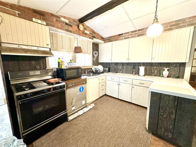 15067 Warwick Street, Detroit, MI 48223