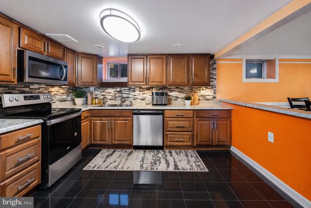 7902 BRIDGE AVE, Baltimore, MD 21237