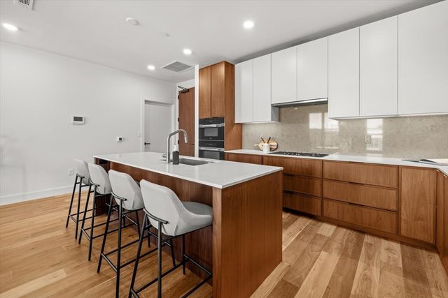 566 Columbus Ave 506, Boston, MA 02118