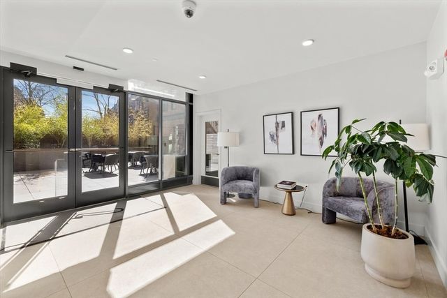 566 Columbus Ave 506, Boston, MA 02118