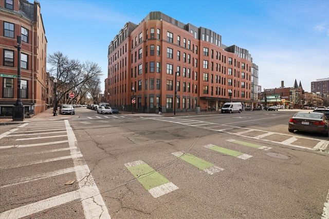 566 Columbus Ave 506, Boston, MA 02118