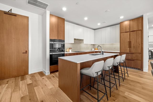 566 Columbus Ave 506, Boston, MA 02118