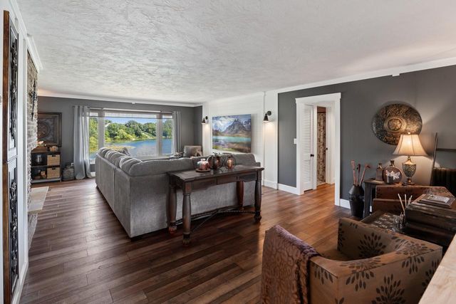 15601 Summit Drive, Eden Prairie, MN 55347