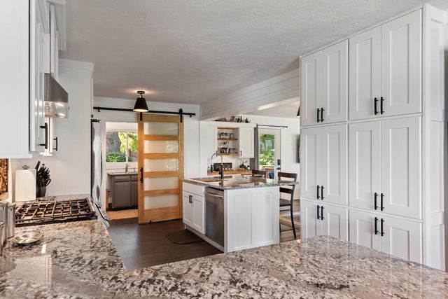 15601 Summit Drive, Eden Prairie, MN 55347