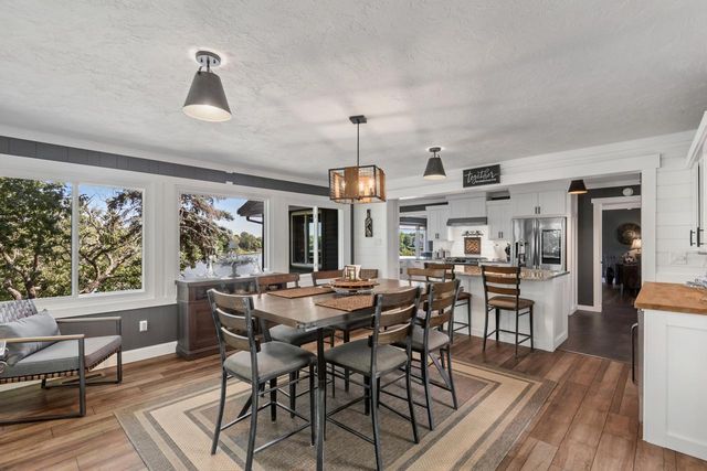15601 Summit Drive, Eden Prairie, MN 55347