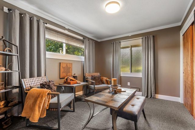 15601 Summit Drive, Eden Prairie, MN 55347