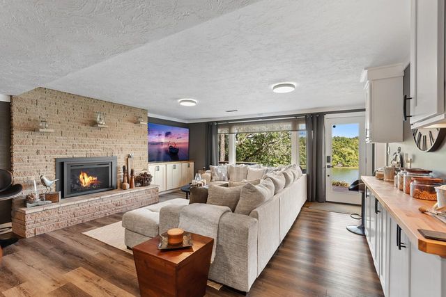 15601 Summit Drive, Eden Prairie, MN 55347