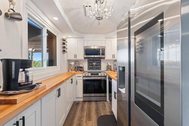 15601 Summit Drive, Eden Prairie, MN 55347