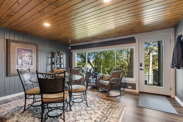 15601 Summit Drive, Eden Prairie, MN 55347